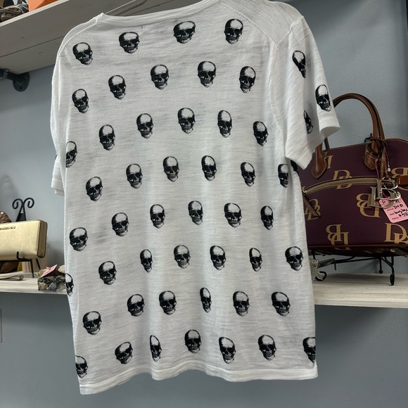 🖤 Skull Cashmere White Skull Print Tee - Size M - Picture 5 of 7